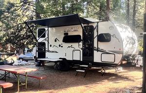 2025 Cherokee Wolf Pup Black Label 17JWBL RV rental photo 3