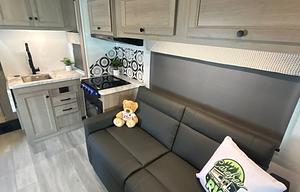 S17 -2027 Sunseeker 3250 Bunkhouse