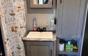 Fully Stocked 2021 Kodiak 283BHSL – Sleeps 10