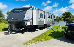 2021 Coachmen Catalina Legacy Edition travel trailer 38 ft