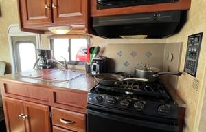 EDWARD - 2014 Winnebago Chalet WF-224VR