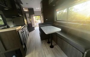 24' Versatile Voyager, Pet-Friendly, Equipped!