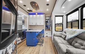 2018 Grand Design Momentum 351M ( Delivery Only)