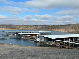 Sixshooter Marina & Cabins