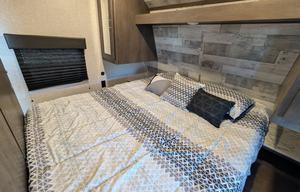 Dogwood - Coleman Lantern 262BH - Sleeps 8