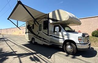2016 Thor Motor Coach Chateau 24C