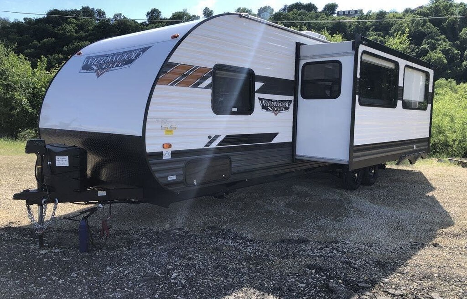 2022 Forest River RV Wildwood X-Lite 273QBXL