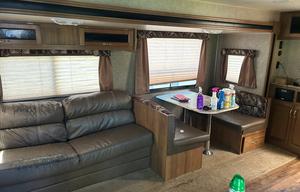 2017 Coachmen RV Catalina Legacy 263RLS RV rental photo 4