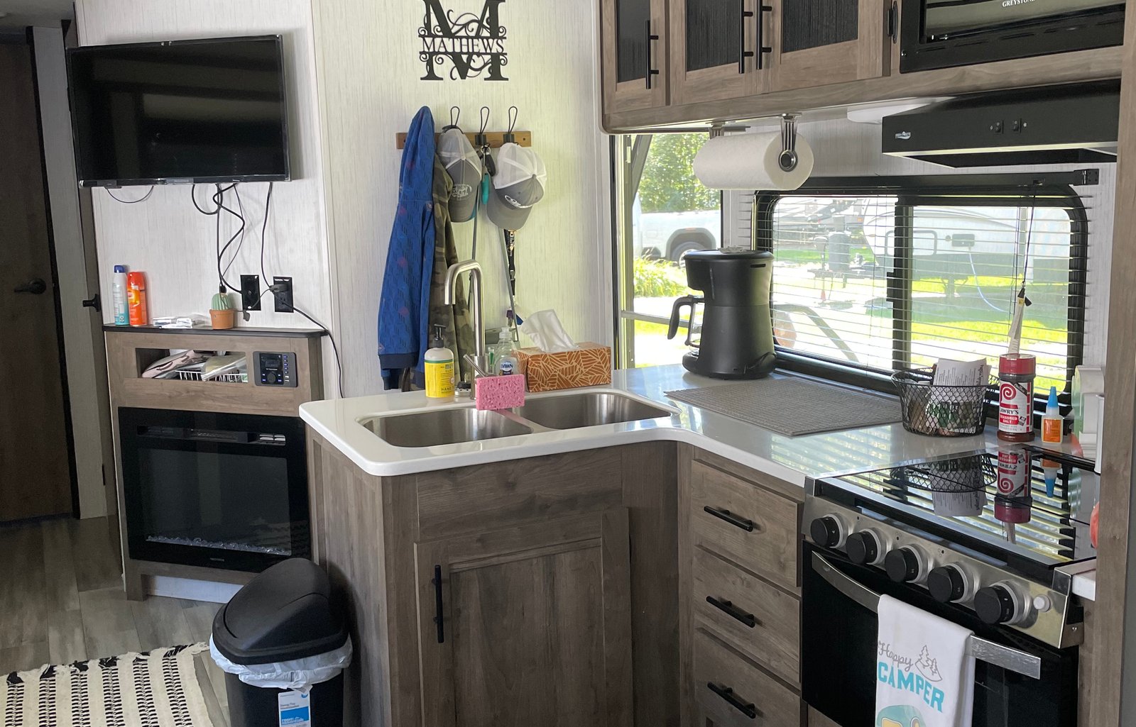 Mathews' Fam Home on Wheels