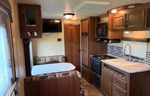 Jayco 22’ Simple to Use Travel Trailer!
