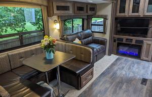 No Towing Needed! Luxury RV Sleeps 10
