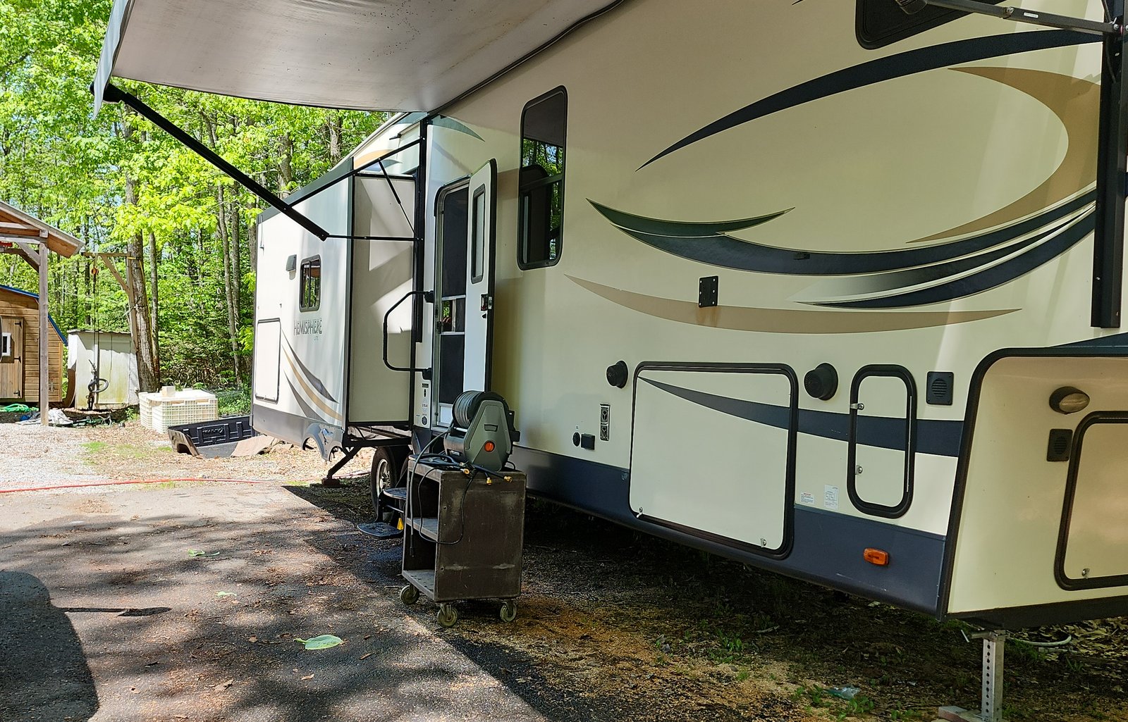 Dave and Catrina's Spacious Kid friendly Camper!!!