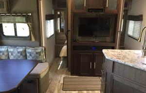 2017 Surveyor 245 BHS   Delivery available. Generator available.