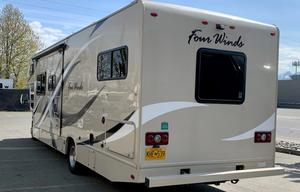 HECTOR - 2018 Thor Motor Coach Four Winds 30D