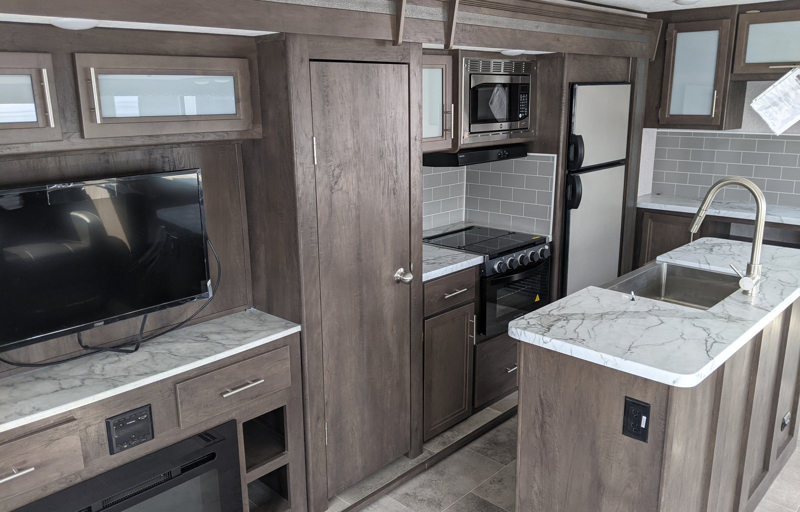 2021 Dutchmen RV Coleman Light 2955RL