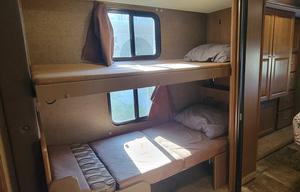 ***THE MOOSE*** '17 Coachmen SLEEPS 10!!!