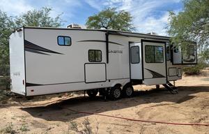 Luxury Condo on Wheels | 1½ Baths & Front Living