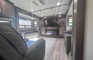 2021 Grand Design Solitude 382WB RV rental photo 27
