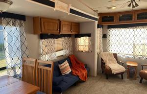 2008 Big Country 3300 RL RV rental photo 4