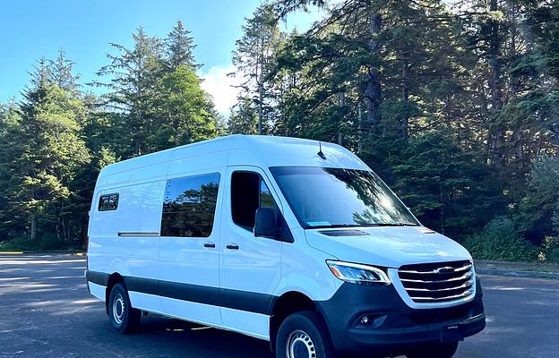 2019 Freightliner Sprinter - Vanna White 4x4