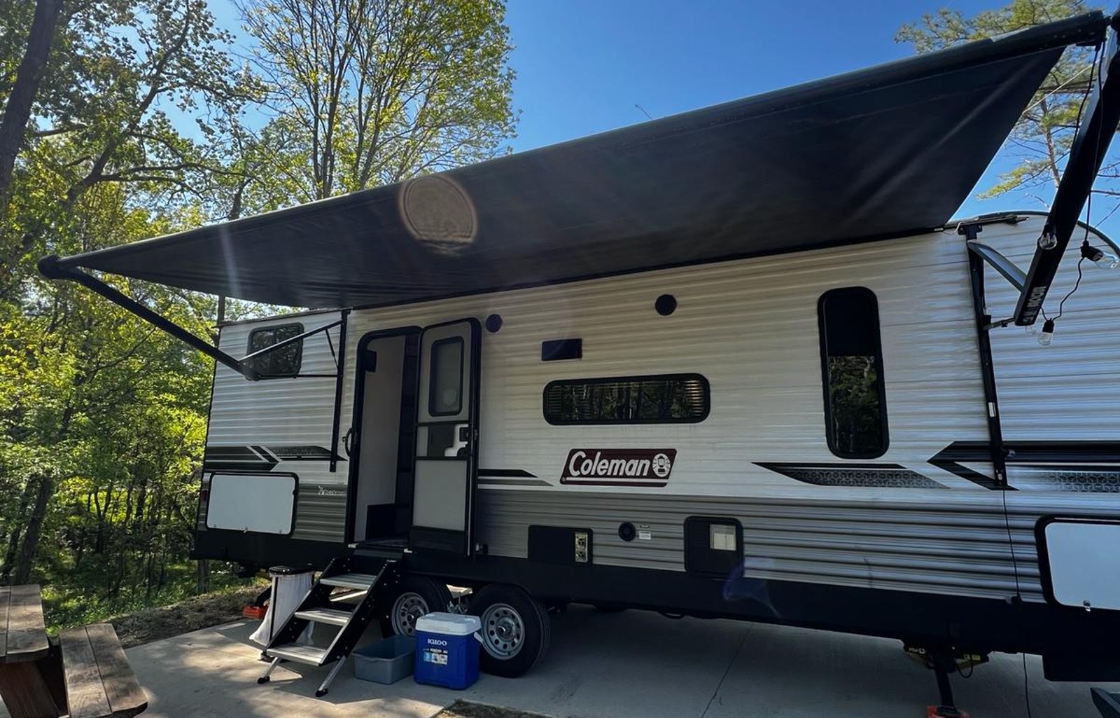 2022 Dutchmen Coleman Lantern - Sleeps 8