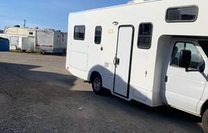 2017 Thor Motor Coach Four Winds 23A Grizzly5
