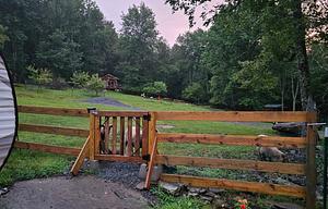 RV - 6 Miles to Bethel Woods set up on sheep farm