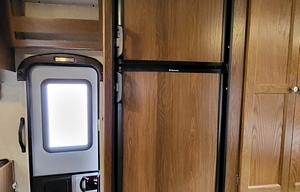 Clean & Comfy 2016 Coachmen Leprechaun 26DS