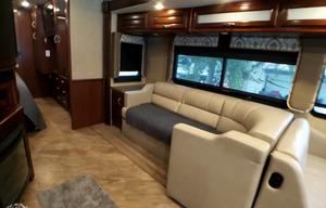 2017 Fleetwood RV Bounder 35K
