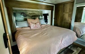 Upscale Getaway On Wheels  (DELIVERY ONLY)