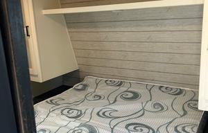 2022 Keystone RV Hideout 32BHDSWE RV rental photo 8