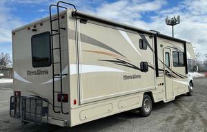 JUSTINE 2015 WINNEBAGO MINNIE WINNIE 31-H