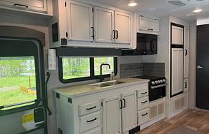 Stress free Luxury Camping/Fully Stocked