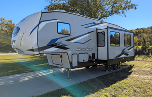 Cherokee Arctic Wolf | Luxury 5th Wheel Bunkhouse