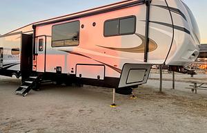 2022 Keystone RV Sprinter 3570FWLFT