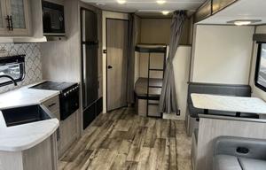 Spotless!  2022  RV Coleman Lantern Series 263BH
