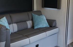 Bunkhouse & Lounge, Fully-Loaded & Turn-key Ready!