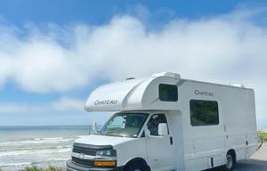 C2 Luxury Thor Chateau 22e -Starlink WiFi Equipped