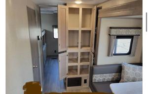 2022 Coachmen Sleeps 10!