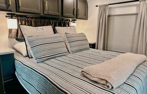 The Chic Chateau - Fully Stocked Luxe RV