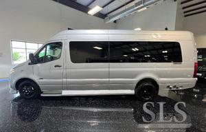 2024 Midwest Automotive Designs Daycruiser D6