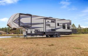2018 Grand Design Momentum 351M ( Delivery Only)