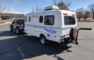 The 17 Foot Escape (2014 Escape 17B)   BONUS: [Free Inverter Generator rental with 4+ night booking)