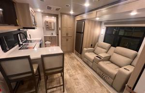 ALMOST NEW MINT CONDITION & SANITIZED RV FOR RENT