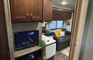 "Neverland" A family friendly 2017 Bunkhouse!