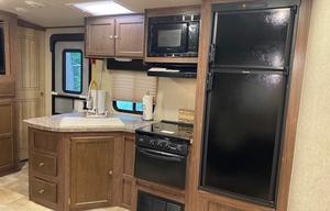 2016 Solaire Ultra Lite - Delivery available