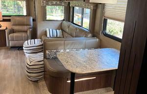 2018 Dutchmen - Coleman Light 2605RL Sleeps 5