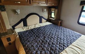 2015 Thor Motor Coach Chateau Super C 35SK RV rental photo 9