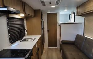 2025 Evo 175bh RV rental photo 11