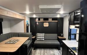 Mighty Mini Retreat: Springdale Mini 1810BH